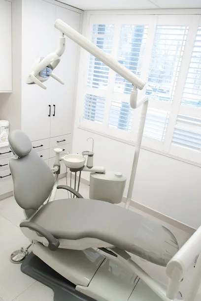 Dental On Dundas