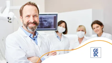 Great Expressions Dental Centers - Savannah Oak Park